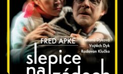 SLEPICE NA ZÁDECH